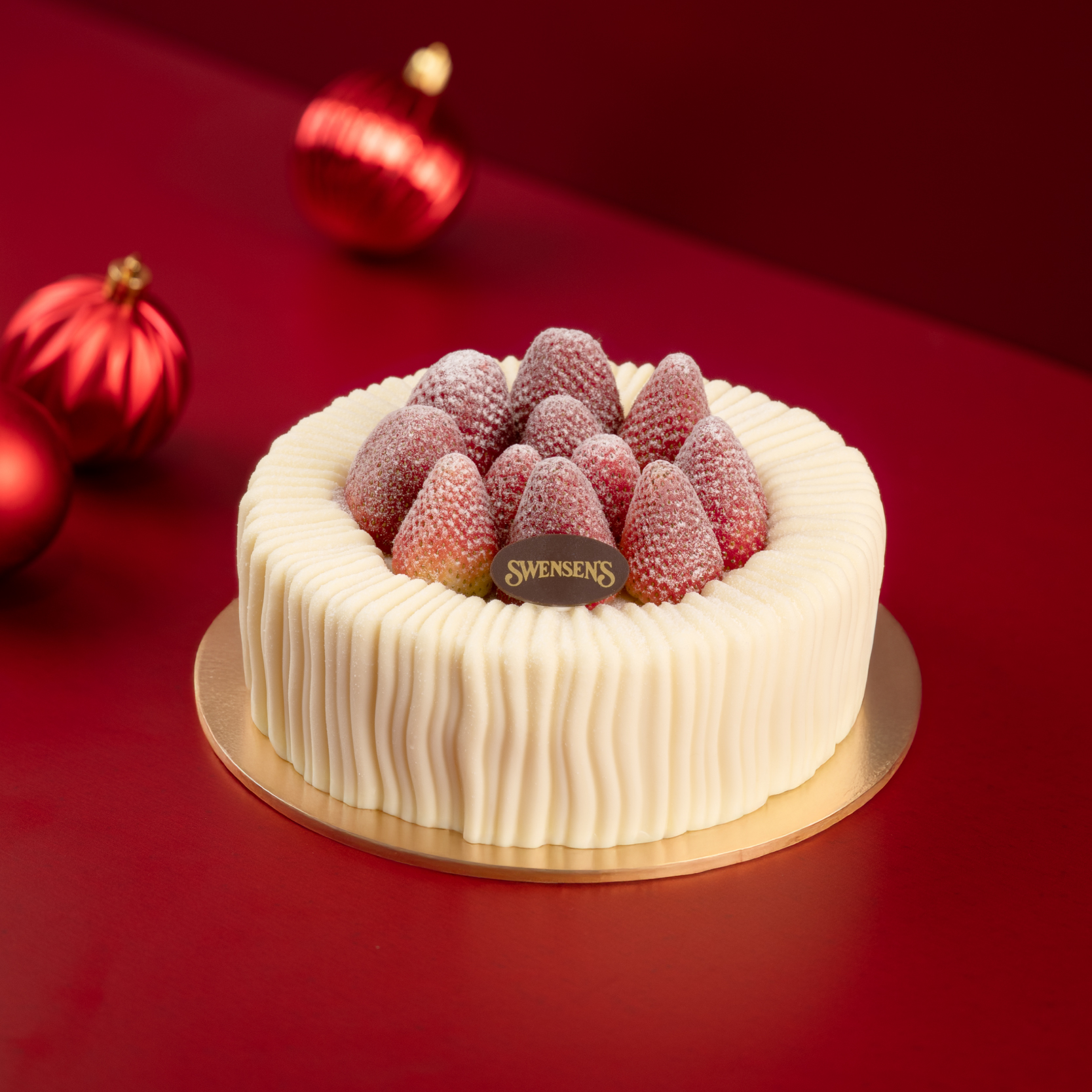 202510214_SW_Christmas_Cakes_eStore_Strawberry Shortcake