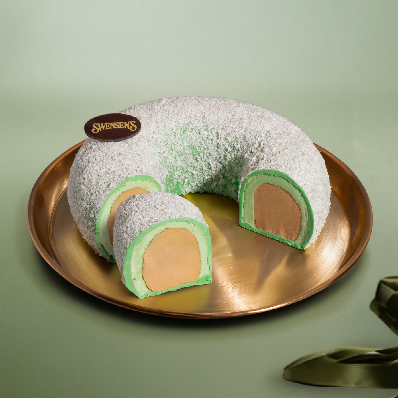 20250105_SW_CNYHRY_Ice Cream Cakes_SC_Halo Raya Cut w Slice